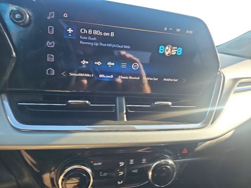 Used 2025 Chevrolet Trax LT FWD image 14