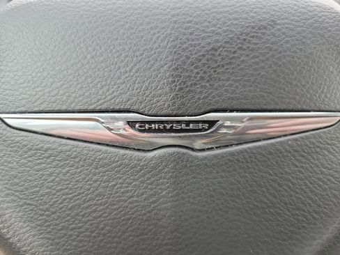 Used 2024 Chrysler Pacifica Touring-L FWD image 29