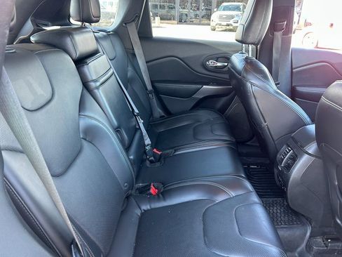 Used 2019 Jeep Cherokee Limited image 33