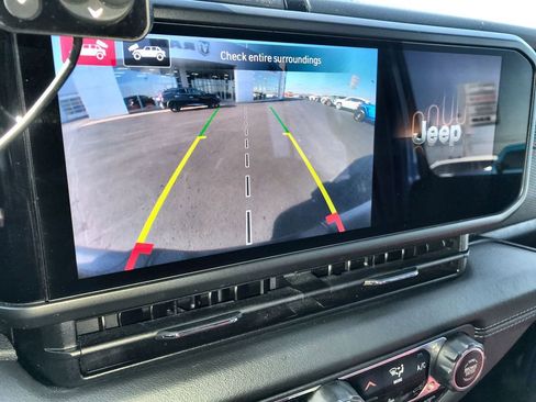 Used 2024 Jeep Wrangler Rubicon 392 image 17