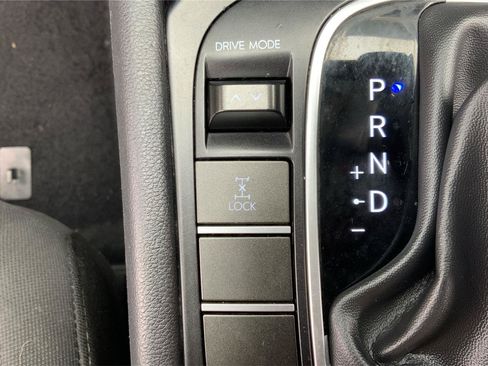 Used 2024 Hyundai Kona SEL AWD/4WD image 36