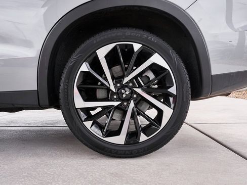 Used 2024 Mitsubishi Outlander SE image 9