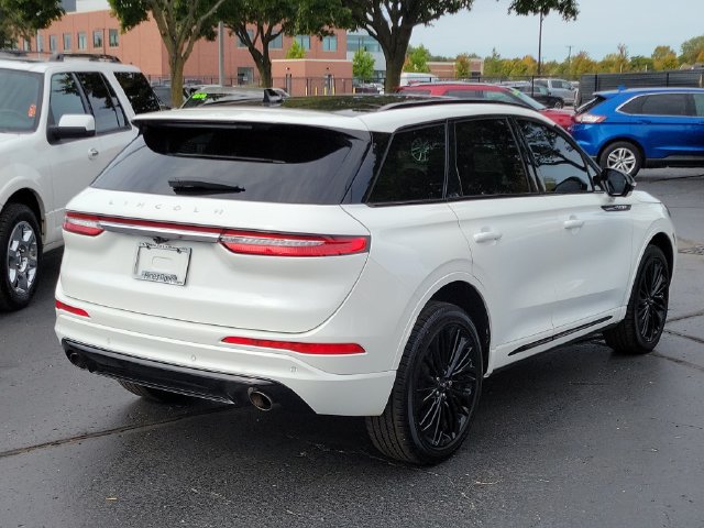 Used 2023 Lincoln Corsair Reserve w/ Equipment Group 201A AWD/4WD image 4