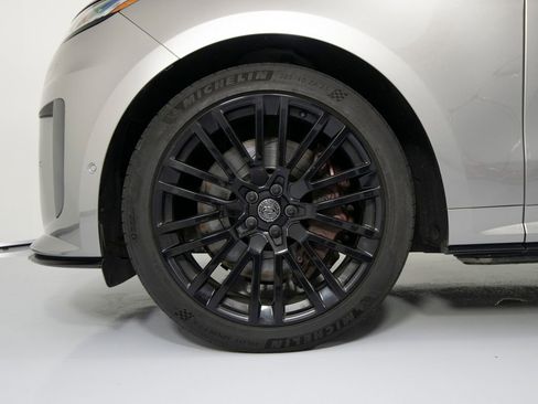 Used 2024 Land Rover Range Rover Sport image 45
