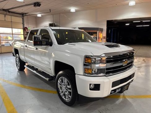 Used 2019 Chevrolet Silverado 2500 High Country w/ Duramax Plus Package AWD/4WD image 4