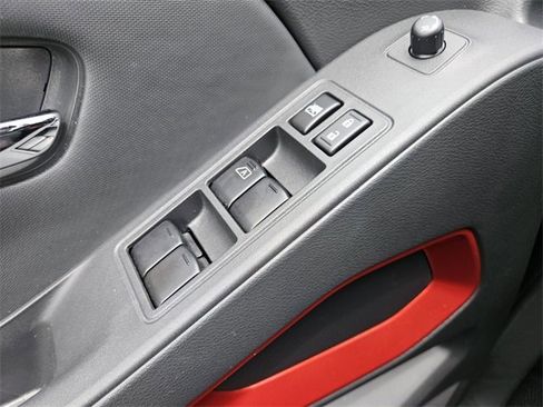 Used 2024 Nissan Frontier Pro-X image 17