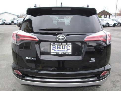 Used 2016 Toyota RAV4 SE image 5