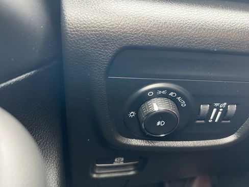 Used 2023 Jeep Grand Cherokee L Limited w/ Luxury Tech Group II image 23