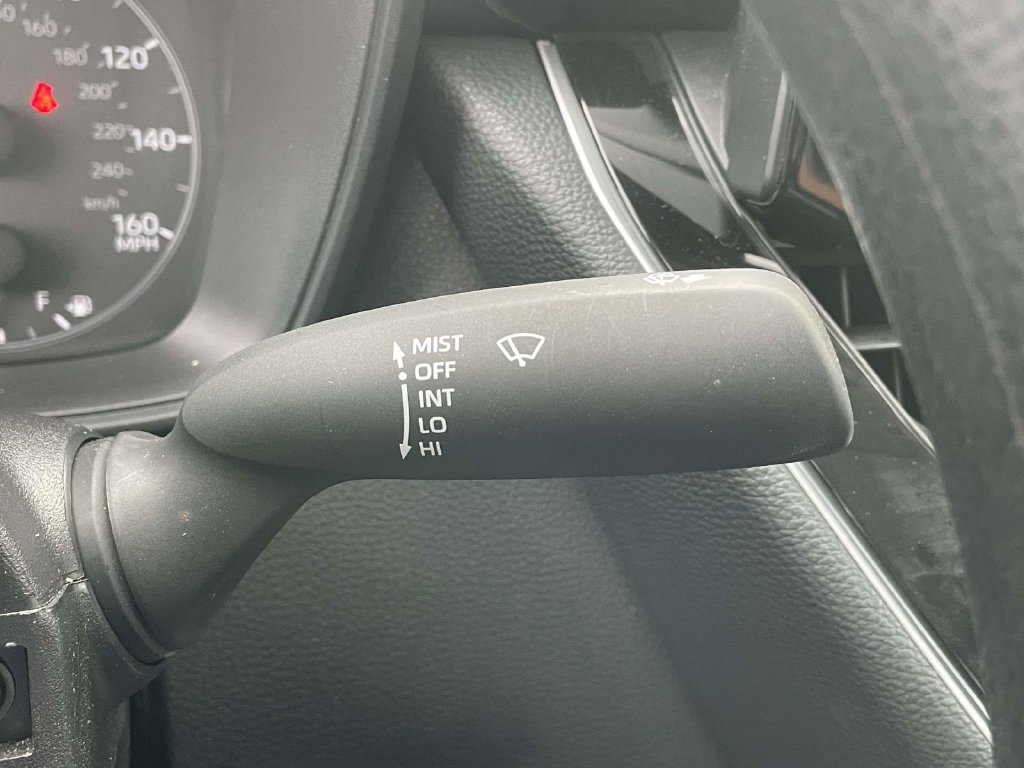 Used 2025 Toyota Corolla LE FWD image 27