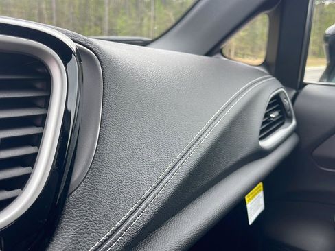 New 2026 Chrysler Pacifica Select FWD image 19