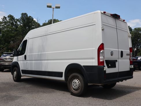 Used 2024 RAM ProMaster 2500 w/ Convenience Group FWD image 3