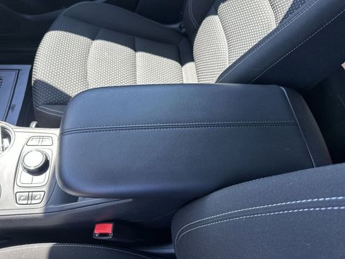 Used 2024 GMC Terrain SLE w/ Driver Convenience Package FWD image 26