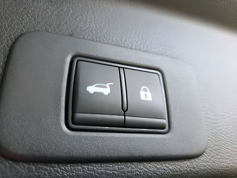 Used 2025 Nissan Murano SL AWD/4WD image 7