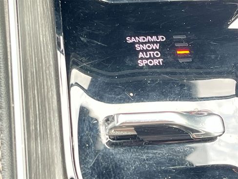 Used 2024 Jeep Wagoneer L Series II w/ Flexible Seating Group image 27