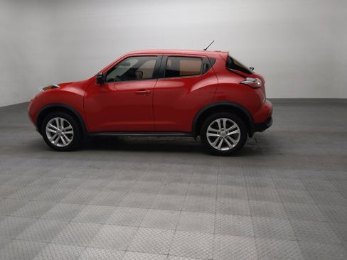 Used 2016 Nissan Juke S FWD image 3