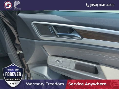 Used 2023 Volkswagen Atlas SE w/ Panoramic Sunroof Package FWD image 37