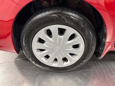 Used 2015 Nissan Versa SV FWD image 2
