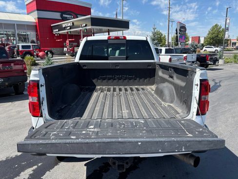 Used 2015 GMC Sierra 2500 Denali w/ Duramax Plus Package AWD/4WD image 11