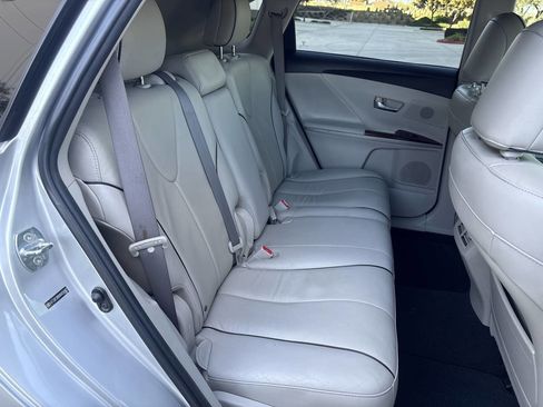 Used 2011 Toyota Venza w/ Leather Pkg image 14