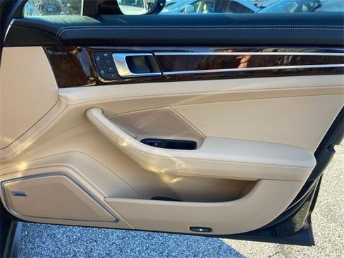 Used 2023 Porsche Panamera 4S image 29