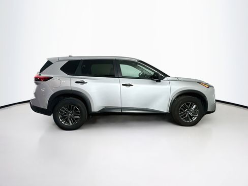 Used 2024 Nissan Rogue S FWD image 10