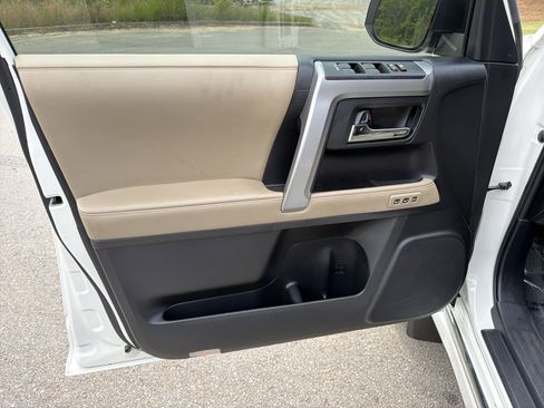Used 2021 Toyota 4Runner Limited AWD/4WD image 10