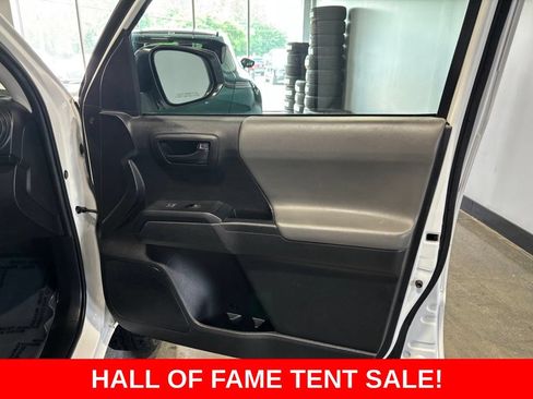 Used 2022 Toyota Tacoma SR RWD image 19