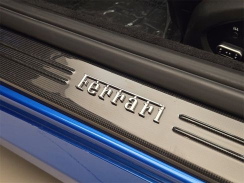 Used 2018 Ferrari GTC4Lusso image 18