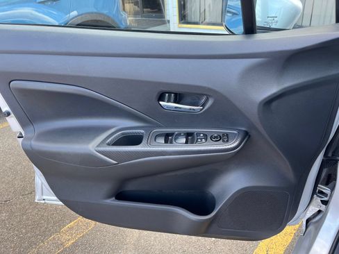 Used 2025 Nissan Versa SV FWD image 18