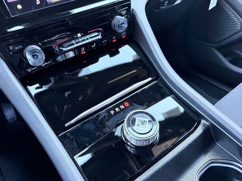 New 2025 Jeep Grand Cherokee L Laredo image 17