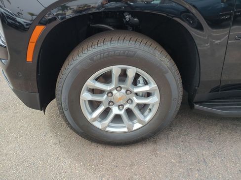 New 2026 Chevrolet Suburban LS w/ LPO, Dark Essentials Package image 32