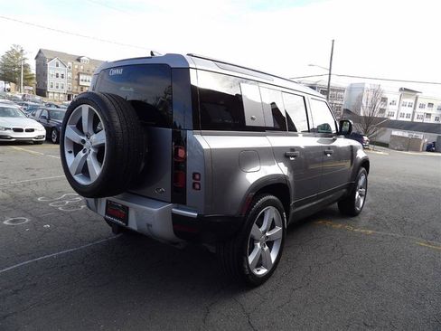 Used 2022 Land Rover Defender 110 S image 4