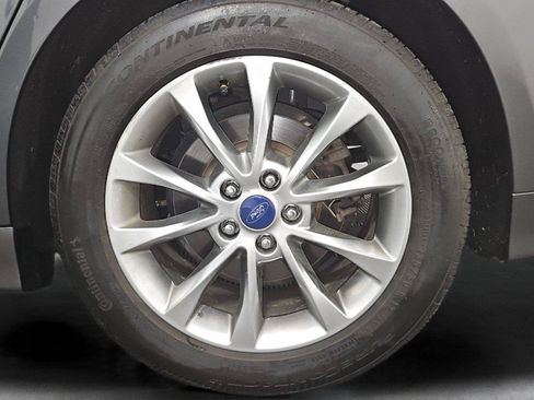Used 2017 Ford Fusion SE w/ Fusion SE Technology Package FWD image 26