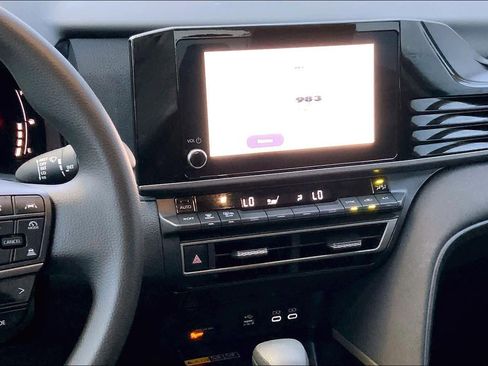 Used 2026 Toyota Camry LE image 7