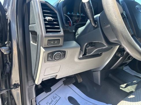 Used 2022 Ford F350 XLT w/ XLT Premium Package AWD/4WD image 32
