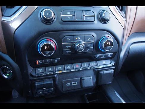 Used 2021 Chevrolet Silverado 3500 High Country image 26