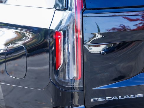 Used 2022 Cadillac Escalade ESV Sport image 8