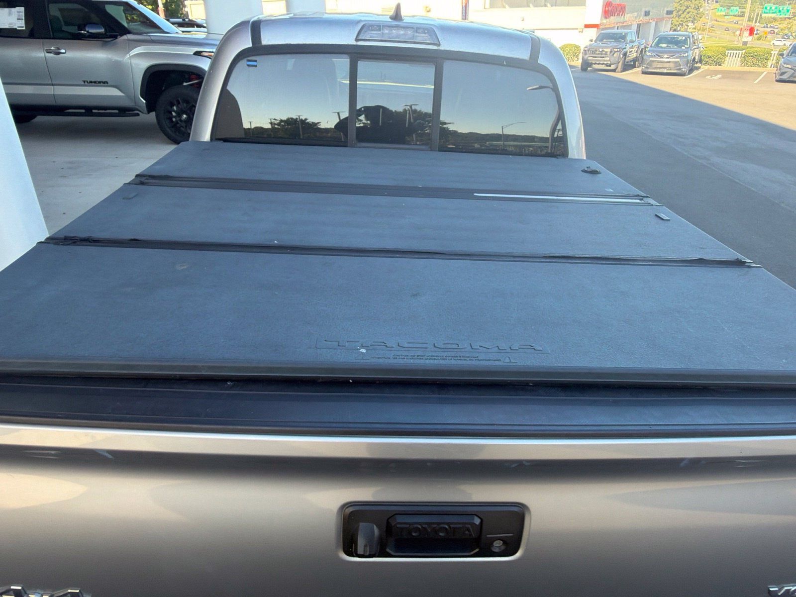 Used 2016 Toyota Tacoma Limited w/ Towing Package AWD/4WD image 20