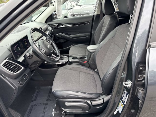 Used 2025 Kia Seltos S AWD/4WD image 14