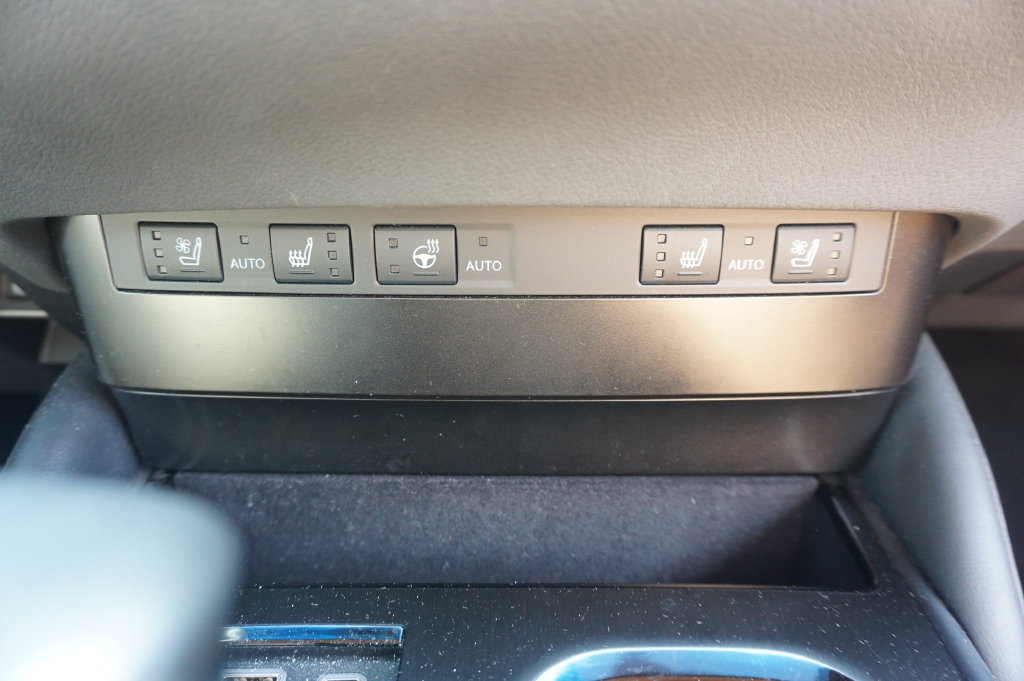 Used 2024 Lexus ES 350 w/ Premium Package FWD image 14
