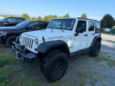 Used 2014 Jeep Wrangler Unlimited Rubicon w/ Connectivity Group AWD/4WD image 2