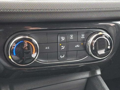 Used 2024 Chevrolet TrailBlazer LT AWD/4WD image 15