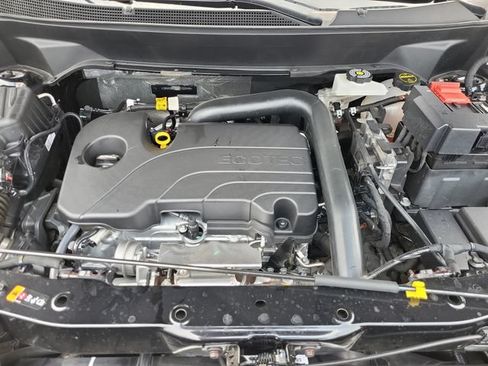 Certified 2025 Chevrolet Equinox LT w/ Safety and Technology Package FWD image 28