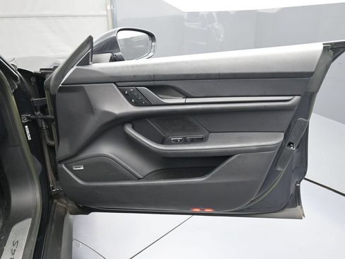 Certified 2023 Porsche Taycan 4S AWD/4WD image 28