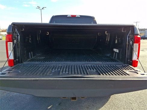 Used 2018 Ford F250 XLT image 28