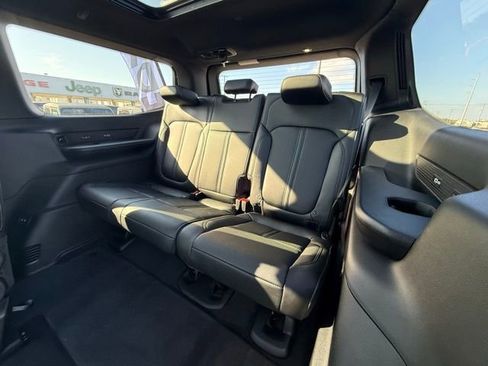 New 2026 Jeep Grand Wagoneer Limited image 11