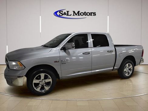 Used 2023 RAM 1500 Classic SLT AWD/4WD image 3