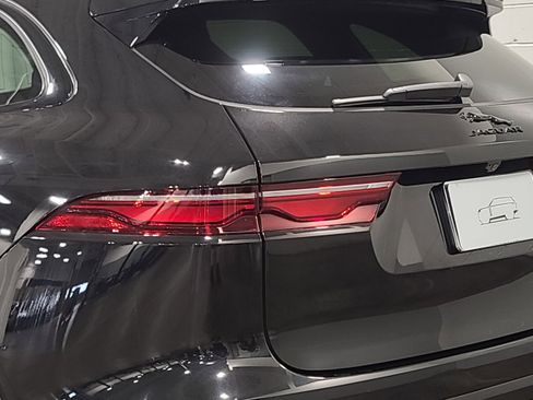 New 2026 Jaguar F-PACE R-Dynamic S image 17