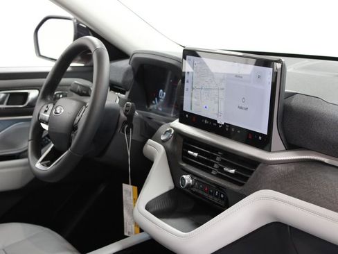 New 2026 Ford Explorer Platinum w/ LUX Leather Package image 30