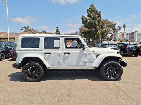 Used 2024 Jeep Wrangler Unlimited Sahara AWD/4WD image 5